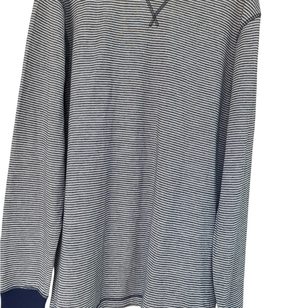 J. Crew Men’s size XL Navy Heathered Knit Top